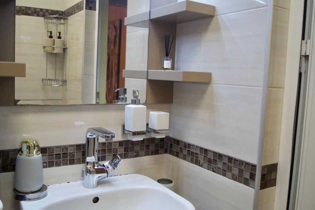 Cozy 2Br Oasis In Central Burgas Exterior foto